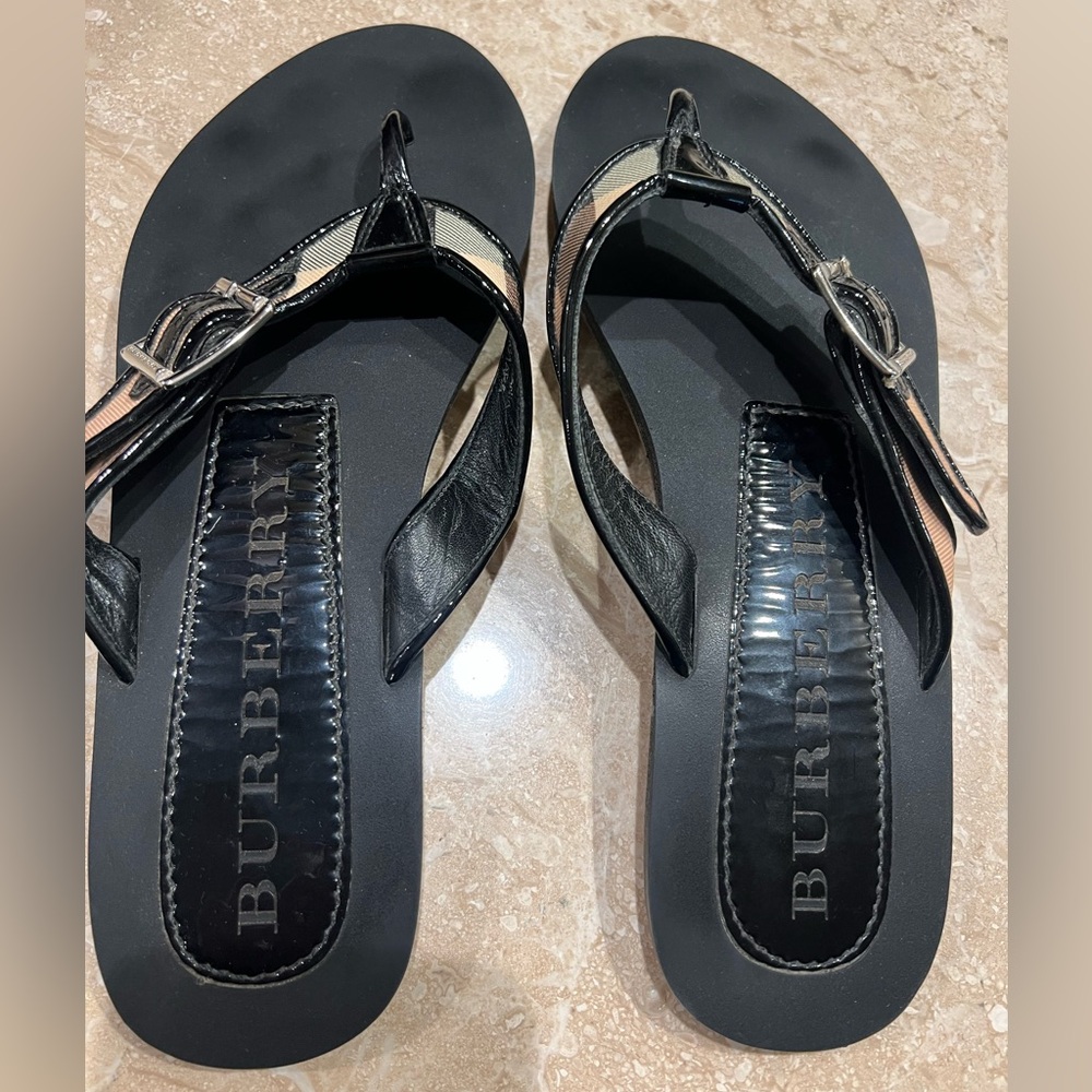 Authentic Burberry House Check Thong Sandals Size 39